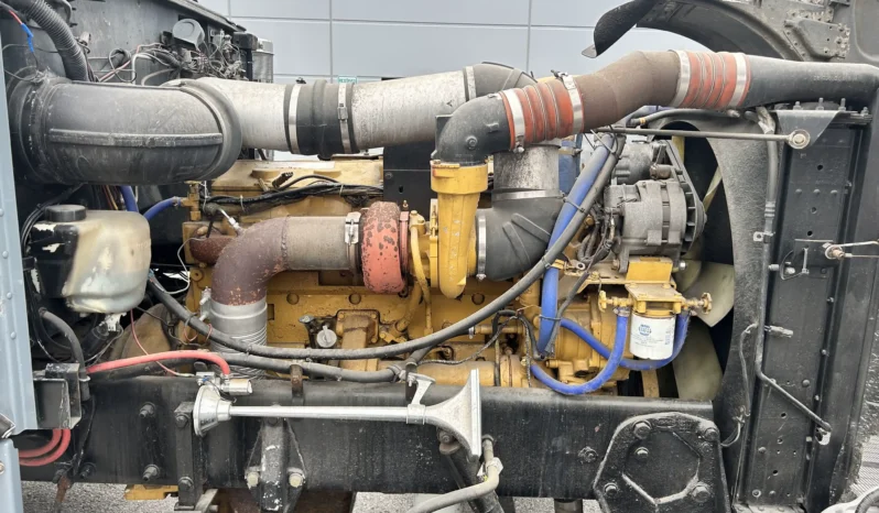 
								1993 Peterbilt 379 – New Engine full									