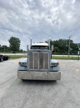 1993 Peterbilt 379 – New Engine