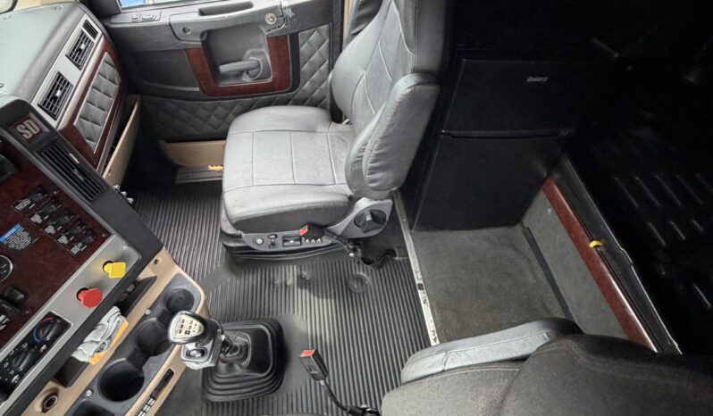 
								2017 Freightliner Coronado full									