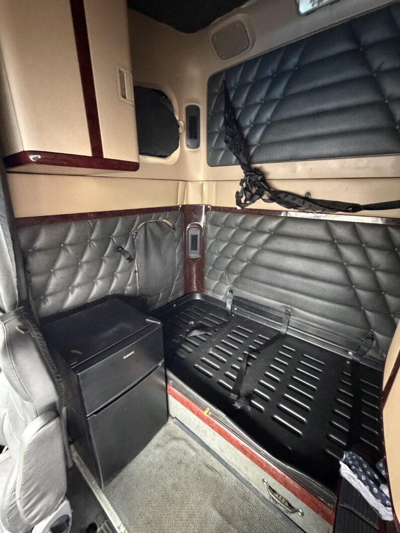 
								2017 Freightliner Coronado full									