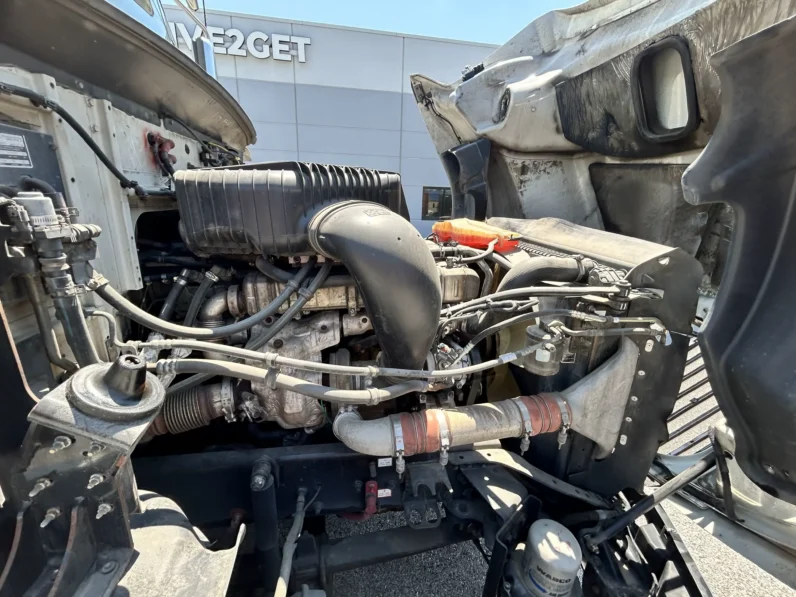 
								2018 WESTERN STAR 5700XE full									