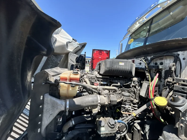 
								2018 WESTERN STAR 5700XE full									