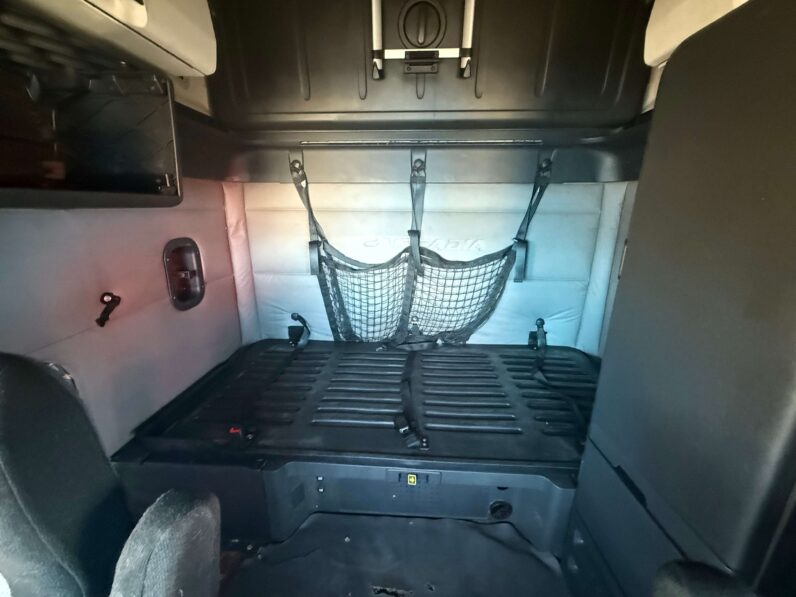 
								2019 FREIGHTLINER CASCADIA 126 full									