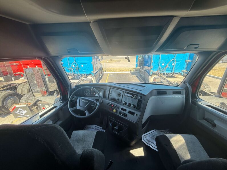 
								2019 FREIGHTLINER CASCADIA 126 full									