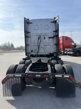 2019 Freightliner Cascadia 126