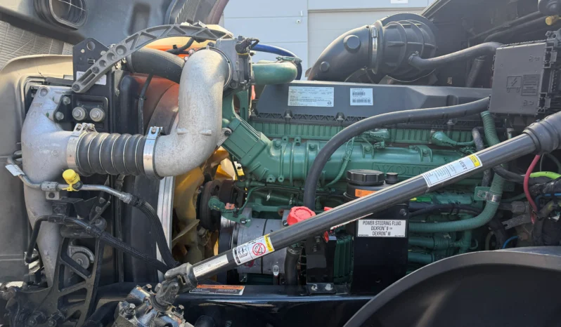 
								2019 VOLVO VNL740 full									