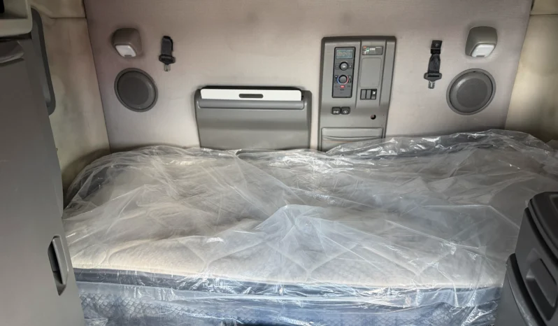 
								2019 VOLVO VNL740 full									