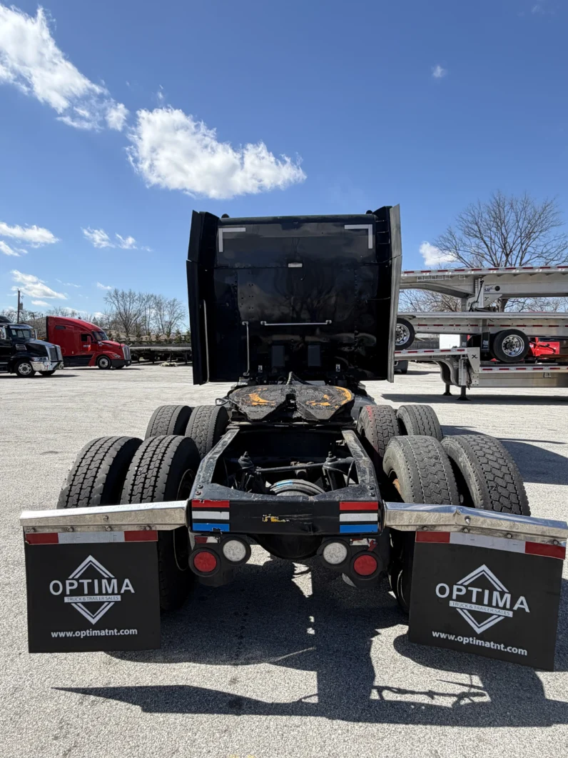 
								2022 PETERBILT 579 full									