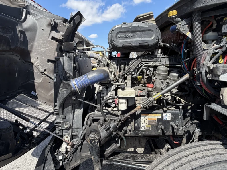 
								2022 PETERBILT 579 full									