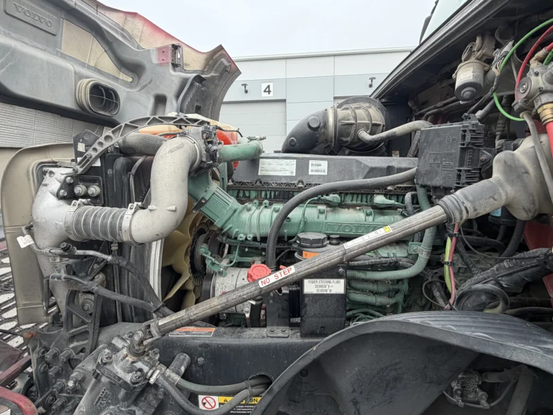 
								2019 VOLVO VNL740 full									