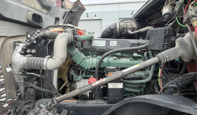 
								2019 VOLVO VNL740 full									