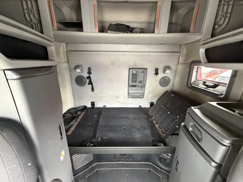 
								2019 VOLVO VNL740 full									