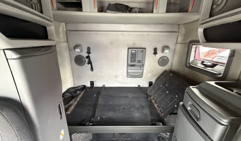 
								2019 VOLVO VNL740 full									