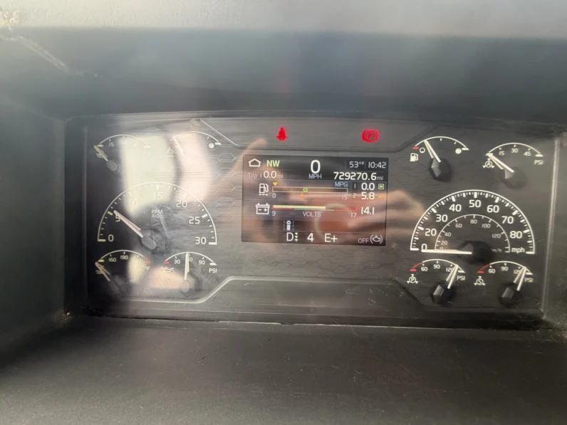 
								2019 VOLVO VNL740 full									