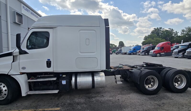 
								2019 FREIGHTLINER CASCADIA 126 full									