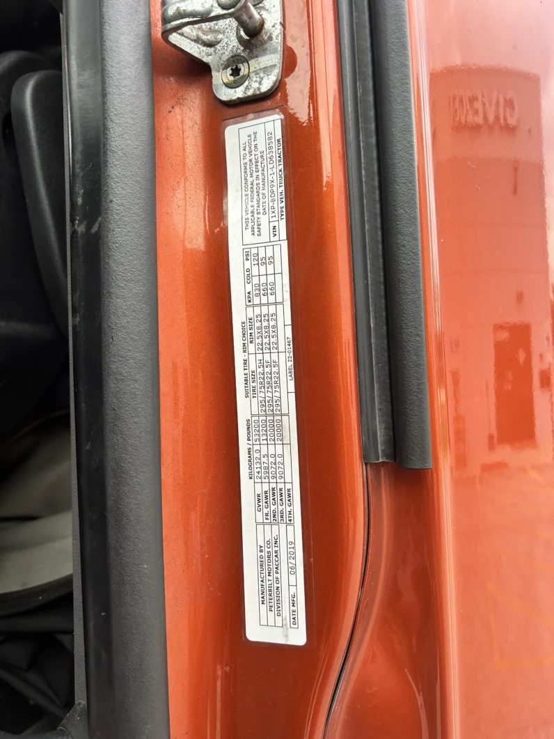 
								2020 PETERBILT 579 full									