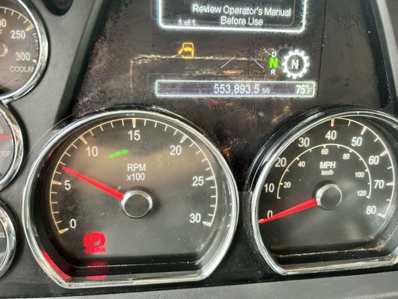 
								2020 PETERBILT 579 full									