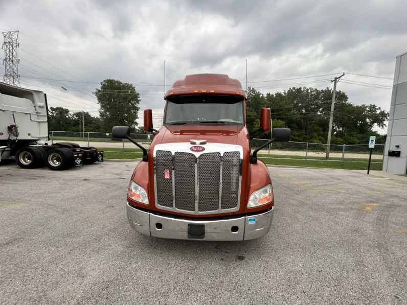 
								2020 PETERBILT 579 full									