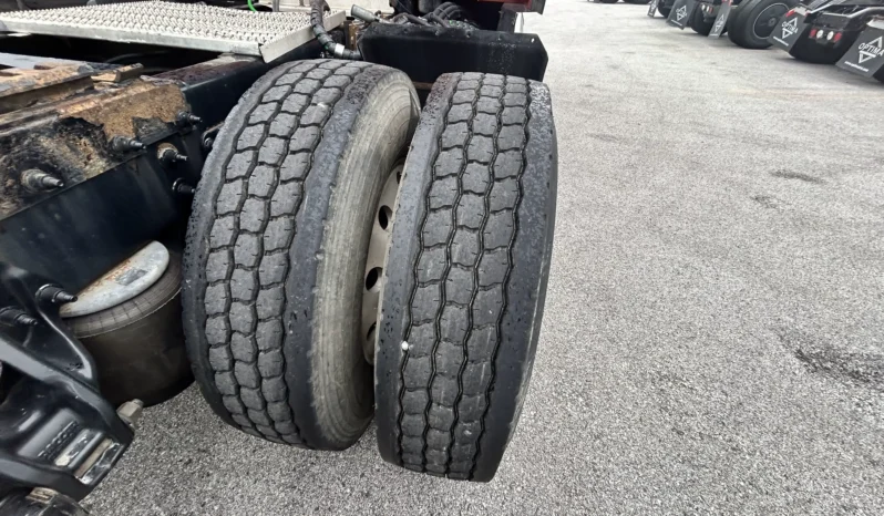 
								2020 PETERBILT 579 full									