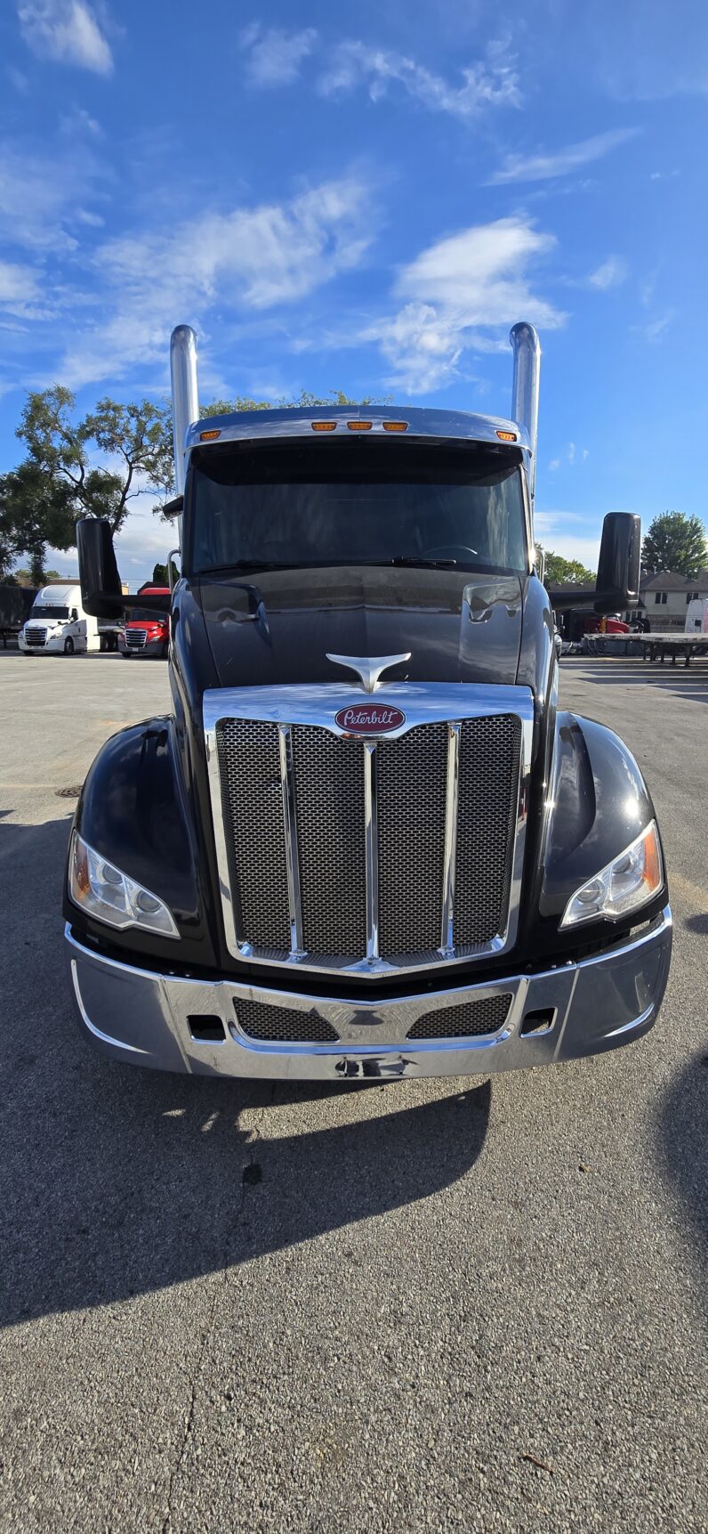
								2022 Peterbilt 579 full									