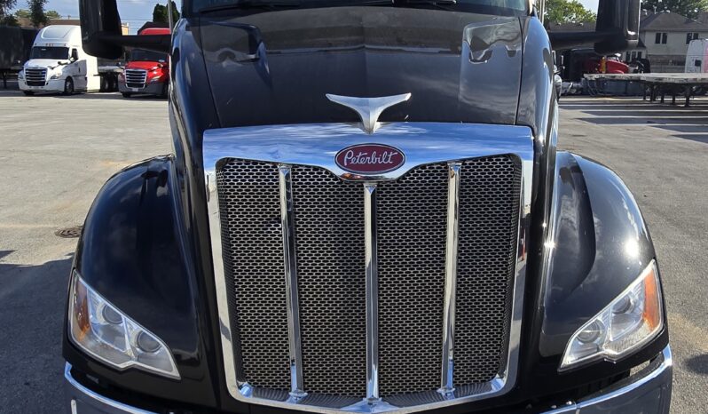 
								2022 Peterbilt 579 full									