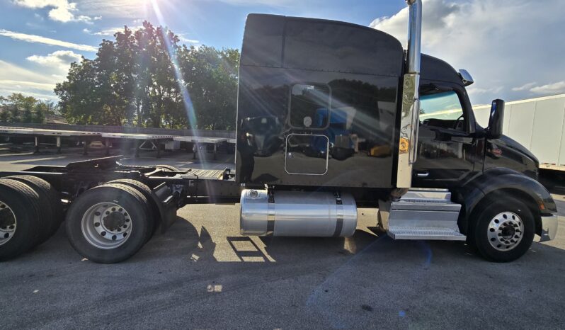 
								2022 Peterbilt 579 full									