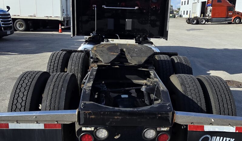 
								2022 Peterbilt 579 full									