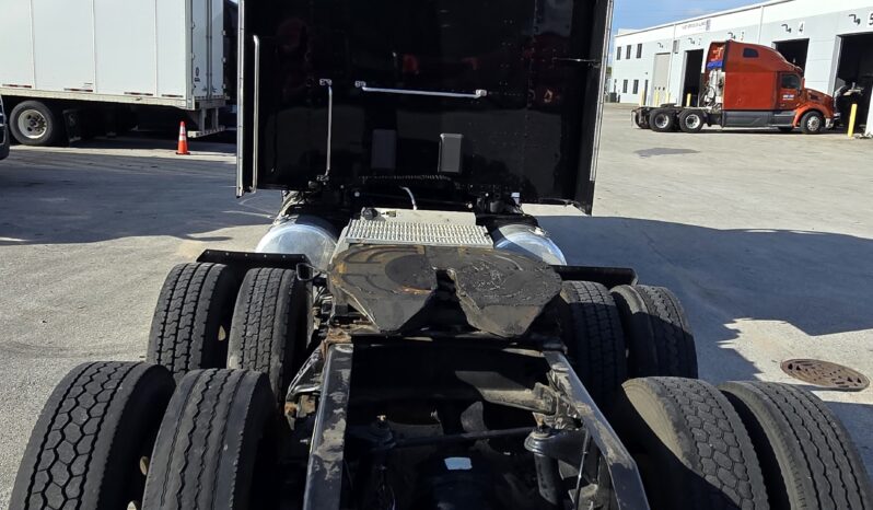 
								2022 Peterbilt 579 full									