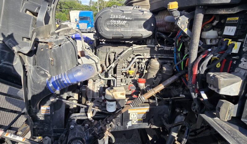 
								2022 Peterbilt 579 full									