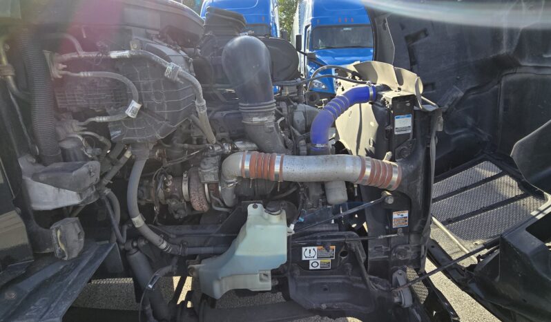 
								2022 Peterbilt 579 full									