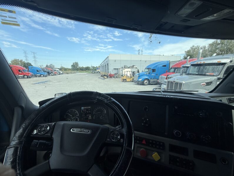 
								2019 FREIGHTLINER CASCADIA 126 full									