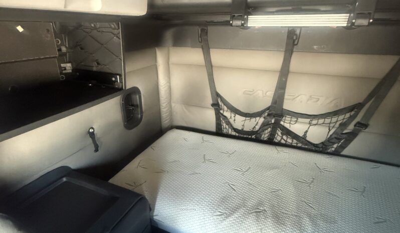 
								2020 FREIGHTLINER CASCADIA 126 full									