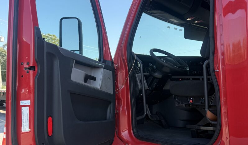 
								2020 FREIGHTLINER CASCADIA 126 full									