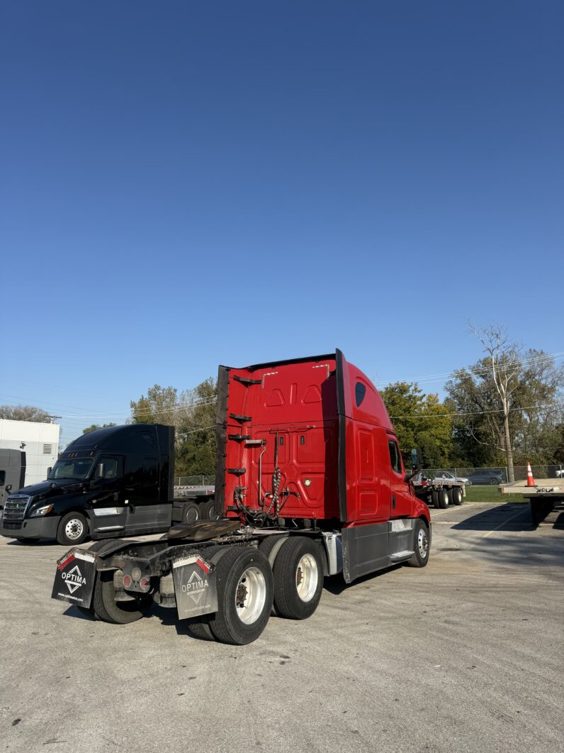 
								2020 FREIGHTLINER CASCADIA 126 full									