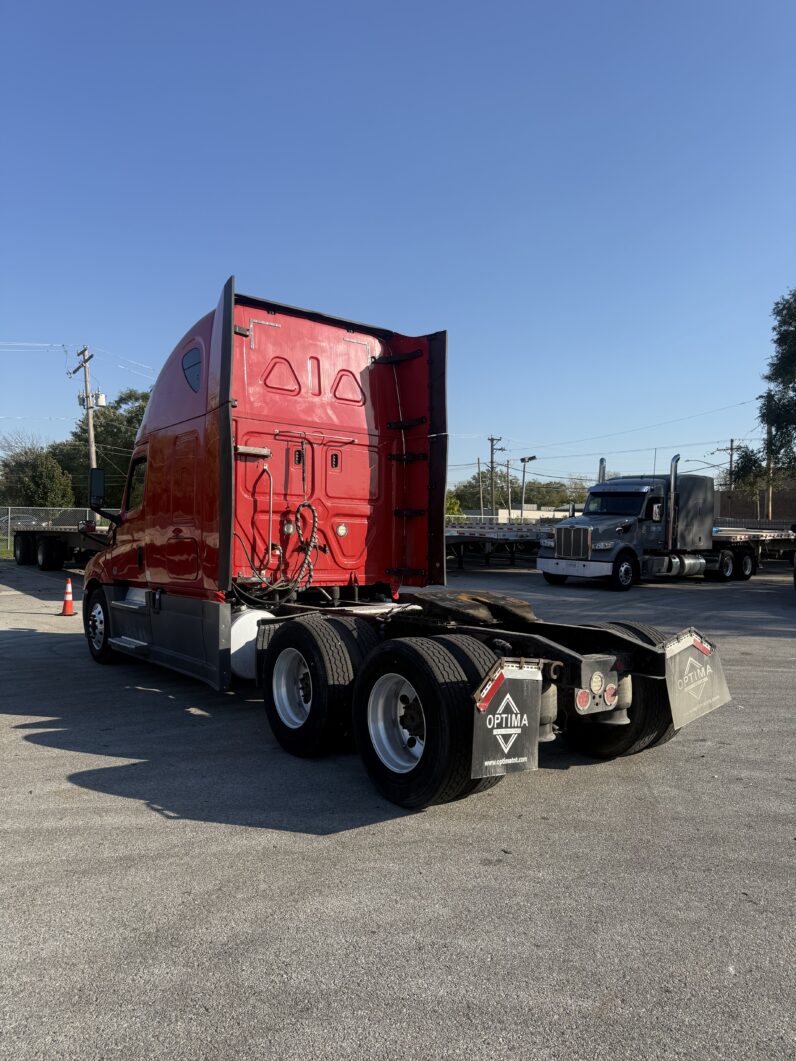 
								2020 FREIGHTLINER CASCADIA 126 full									