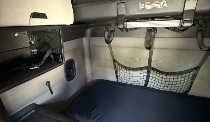 
								2020 FREIGHTLINER CASCADIA 126 full									