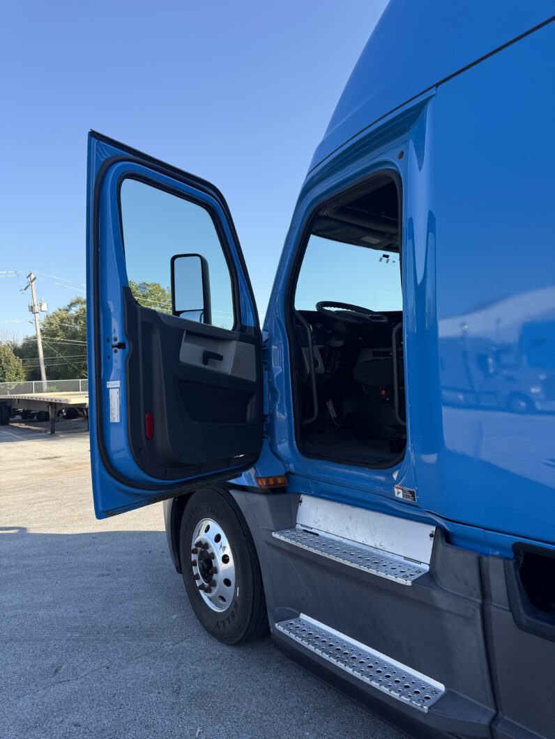 
								2020 FREIGHTLINER CASCADIA 126 full									