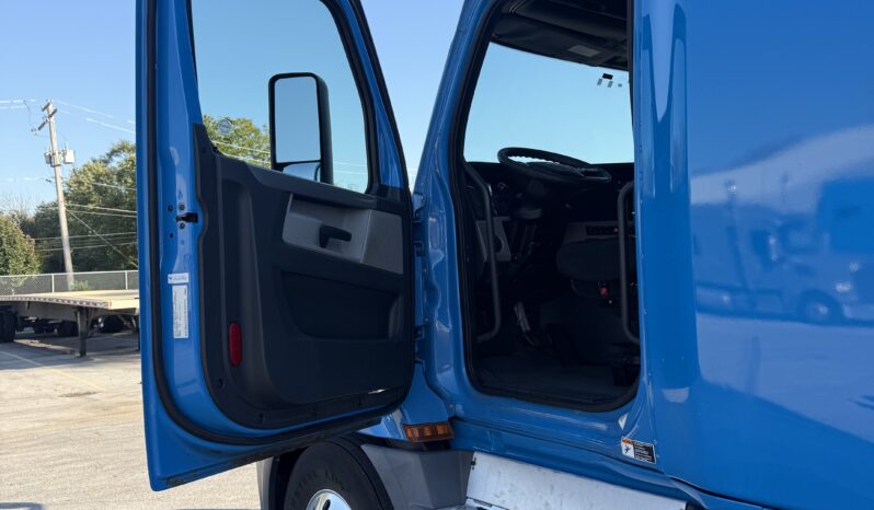 
								2020 FREIGHTLINER CASCADIA 126 full									