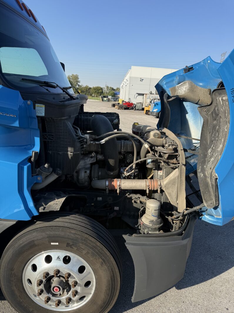 
								2020 FREIGHTLINER CASCADIA 126 full									