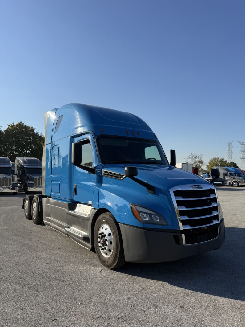 
								2020 FREIGHTLINER CASCADIA 126 full									