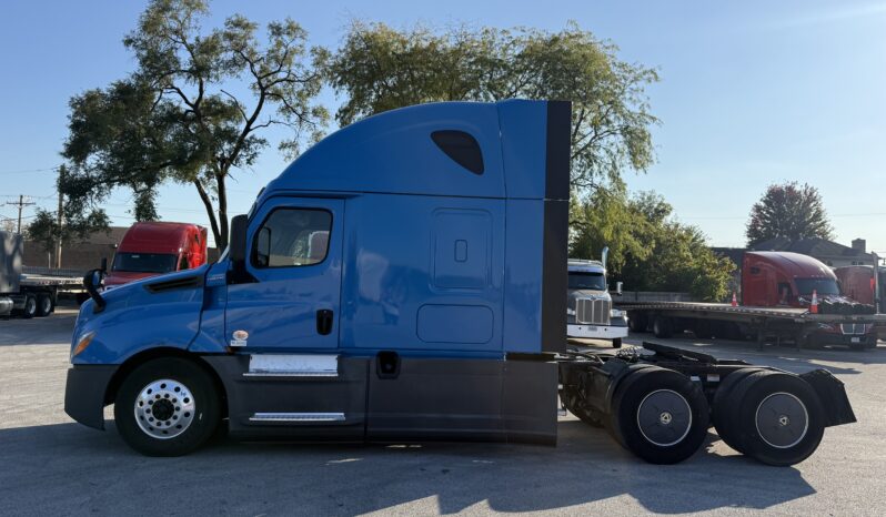 
								2020 FREIGHTLINER CASCADIA 126 full									