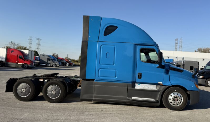 
								2020 FREIGHTLINER CASCADIA 126 full									