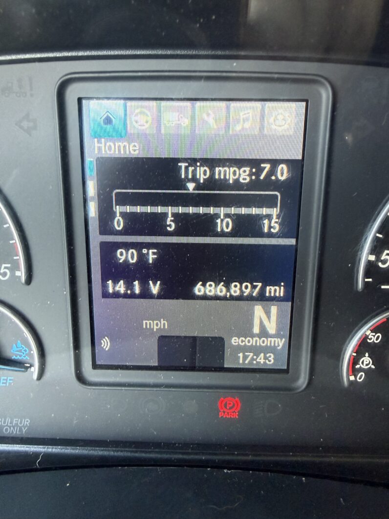 
								2020 FREIGHTLINER CASCADIA 126 full									