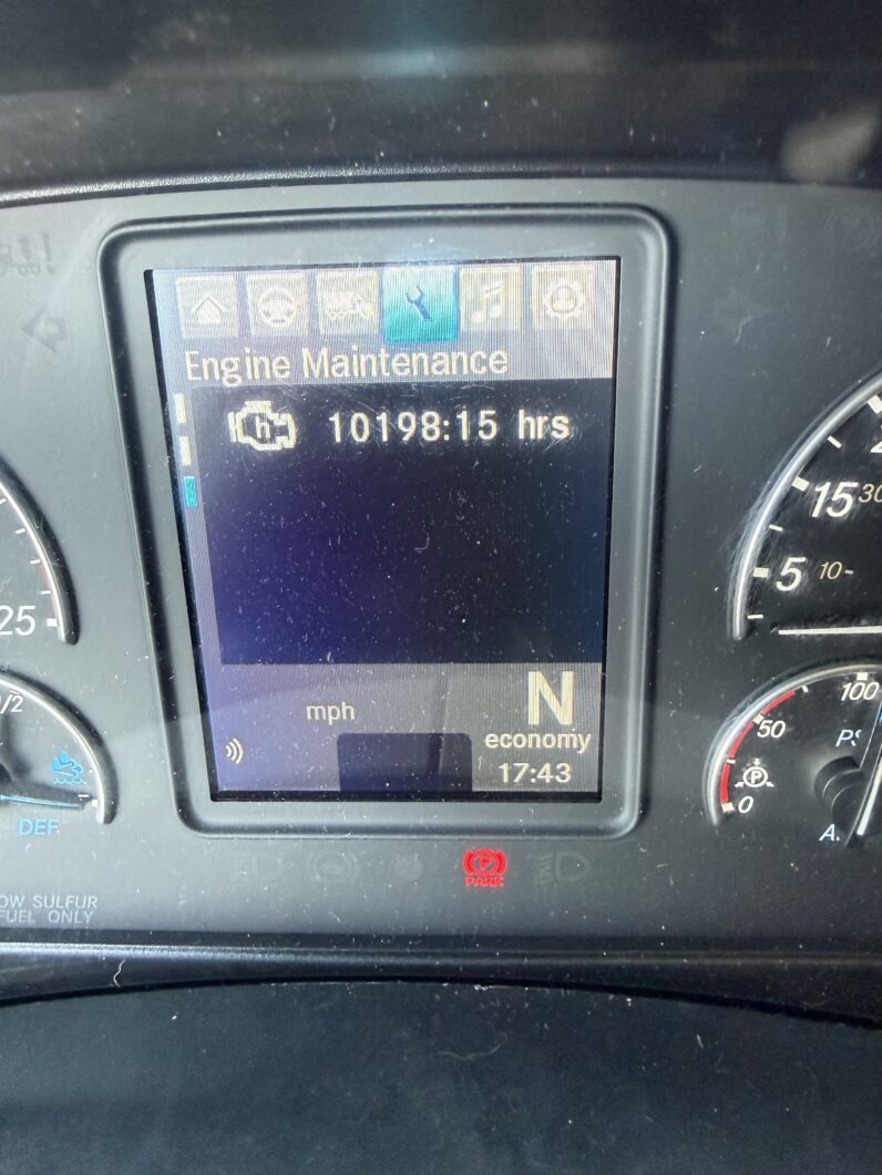 
								2020 FREIGHTLINER CASCADIA 126 full									