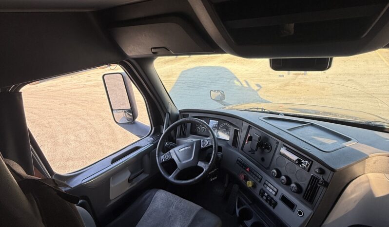 
								2020 FREIGHTLINER CASCADIA 126 full									