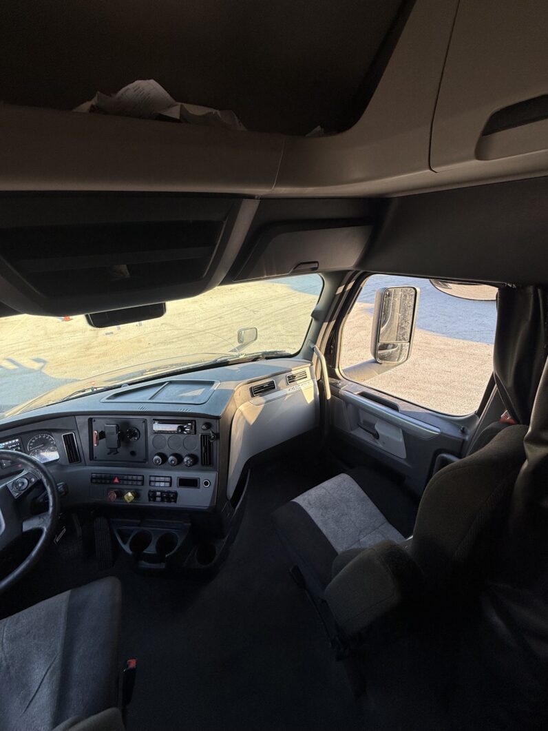 
								2020 FREIGHTLINER CASCADIA 126 full									