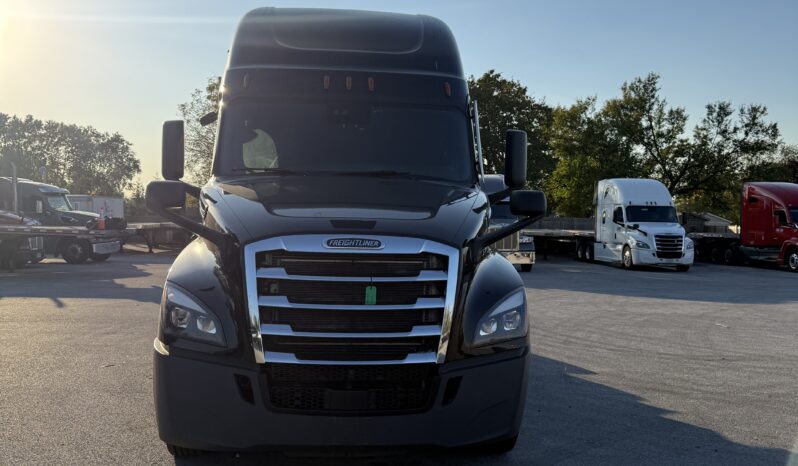 
								2020 FREIGHTLINER CASCADIA 126 full									