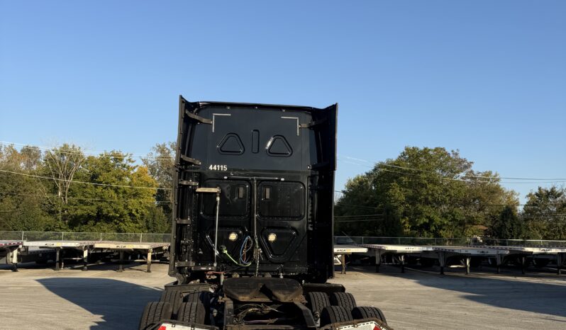 
								2020 FREIGHTLINER CASCADIA 126 full									